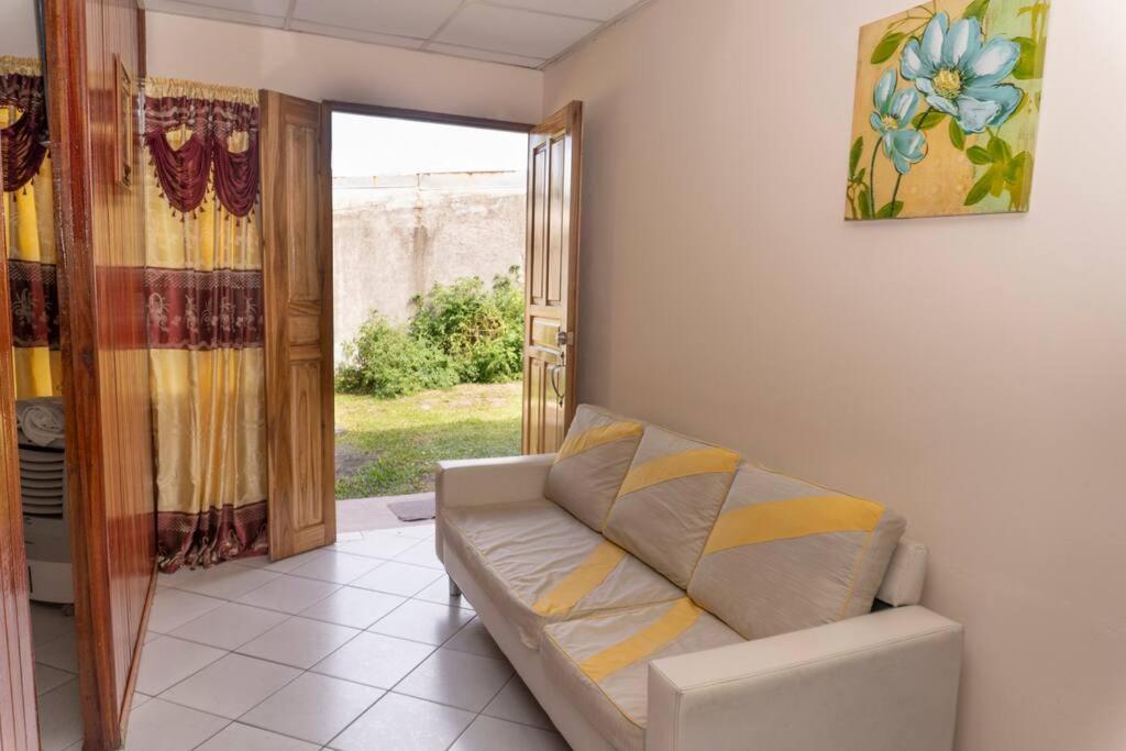 Apartamento Daly 3 Guápiles Eksteriør bilde